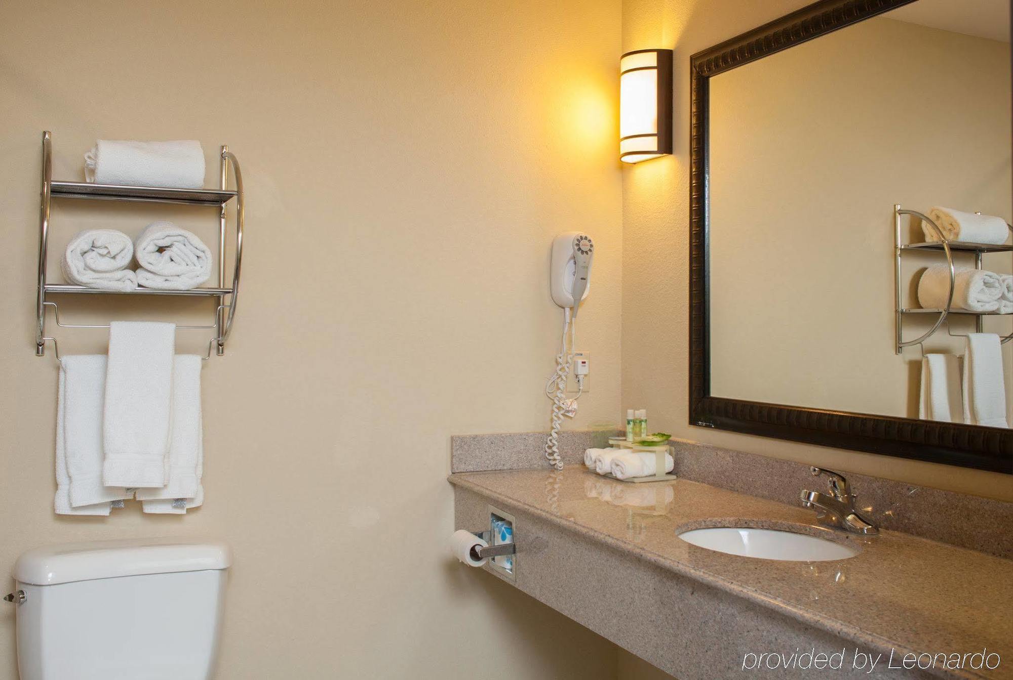 Holiday Inn Express Hotel & Suites Waller By Ihg Exterior foto